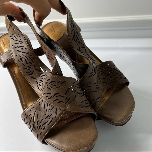 Diane Von Furstenberg brown laser cut iris heeled sandals size 6 M - Picture 7 of 7
